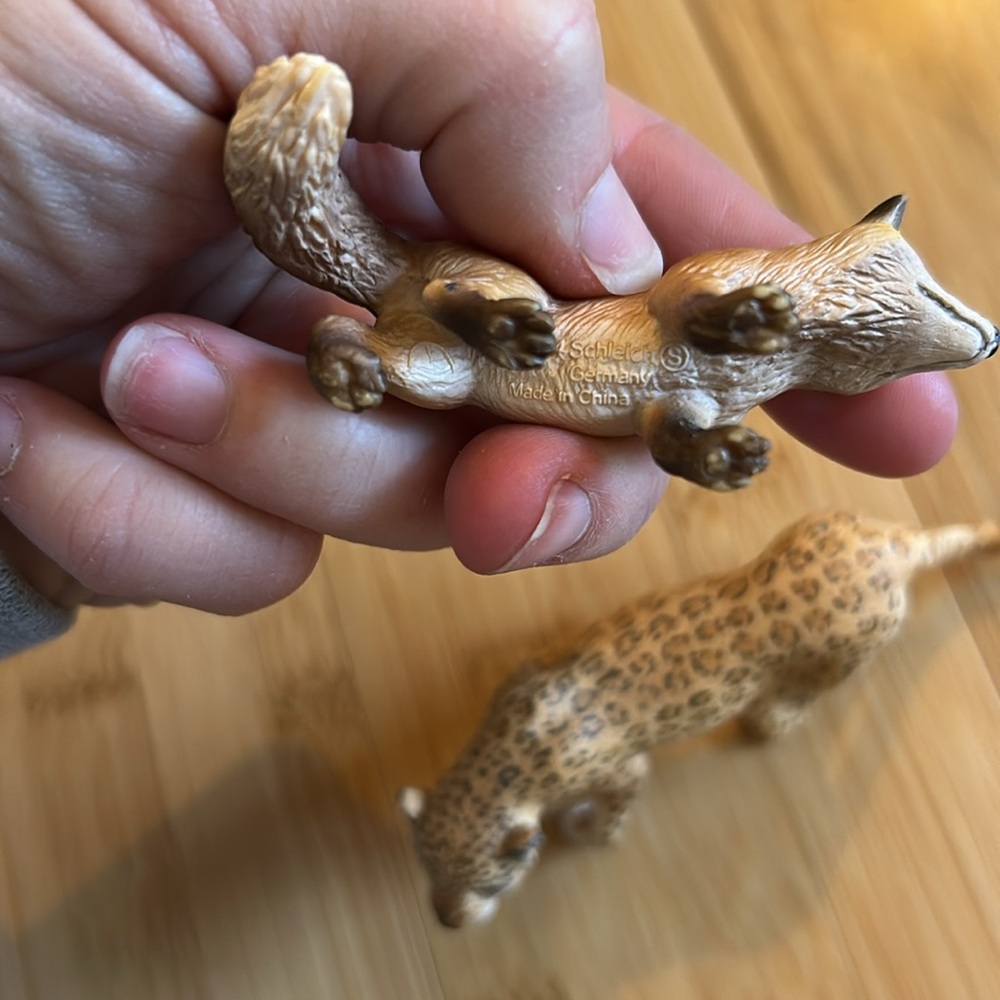 Set of Four Animal Figurines - Picture 4 of 5
